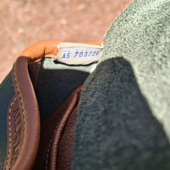 Vintage Dooney & Bourke Emerald Green AWL Calvalry R74 Mini Belt Crossbody Bag - Picture 11 of 13